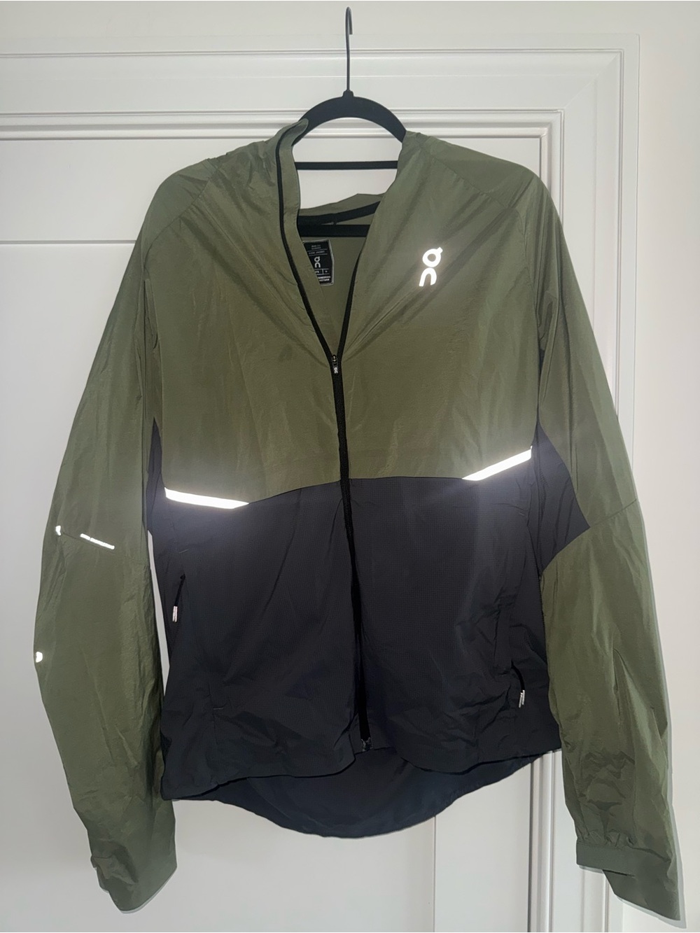 On Running Lightweight Olive Green and Black Running Core Jacket